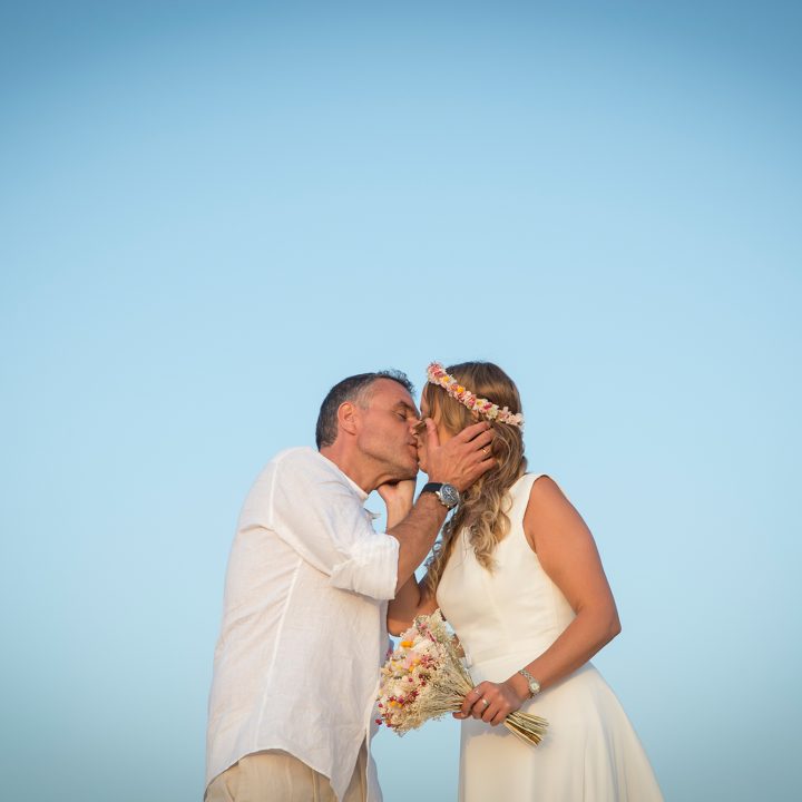 Javi y Nazaret. Preciosa boda en la playa de El Palmar.